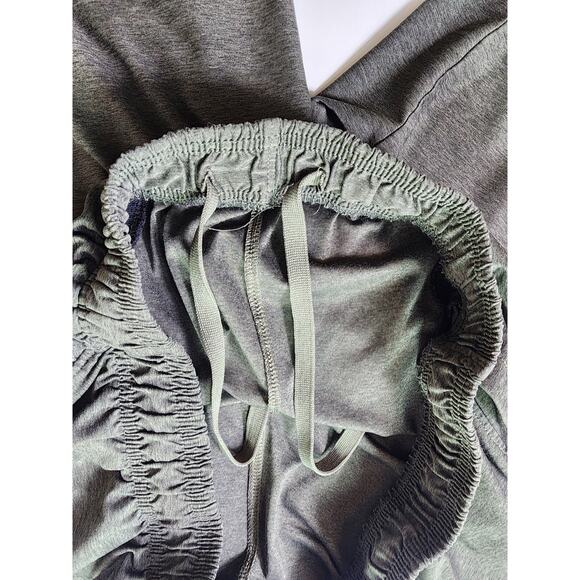 UNDER ARMOUR Lightweight Green Play Up Loose Athletic Active Shorts SZ L - Picture 8 of 9